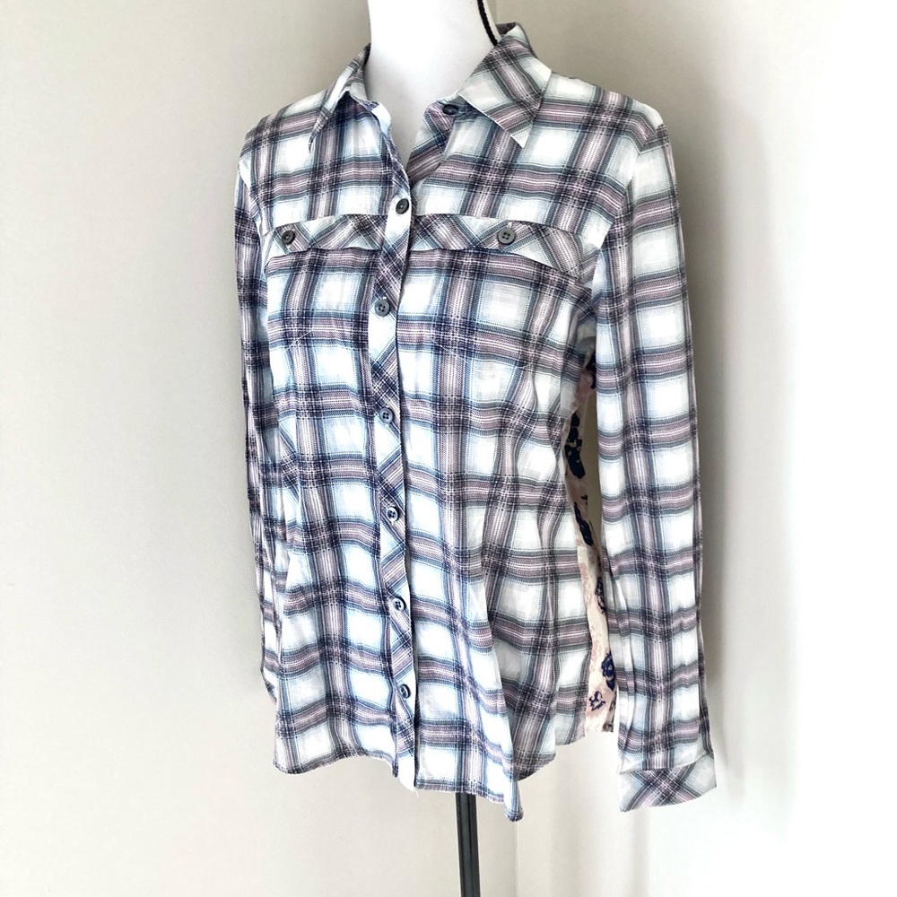 Cabi Floral Festival Plaid Button Down Top Size M - Picture 4 of 10